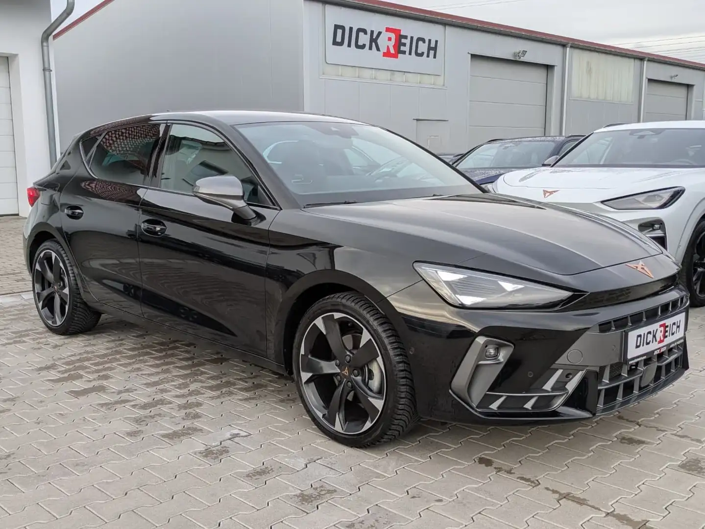 CUPRA Leon 1.5 eTSI EDGE DSG*ACC*KAM*18"5JGARANTIE Schwarz - 1