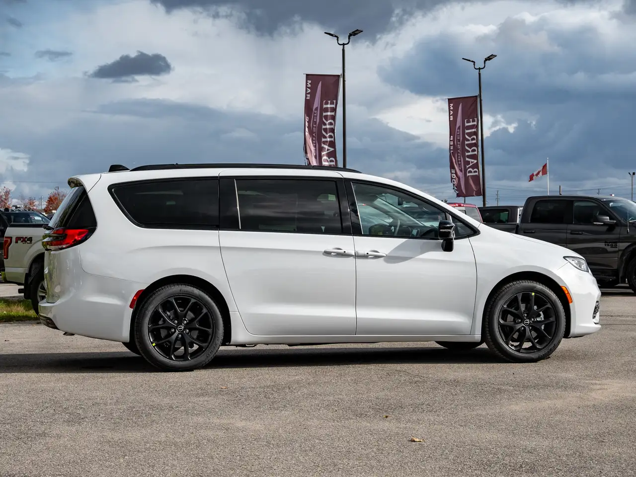 Chrysler Pacifica снимка Chrysler Pacifica