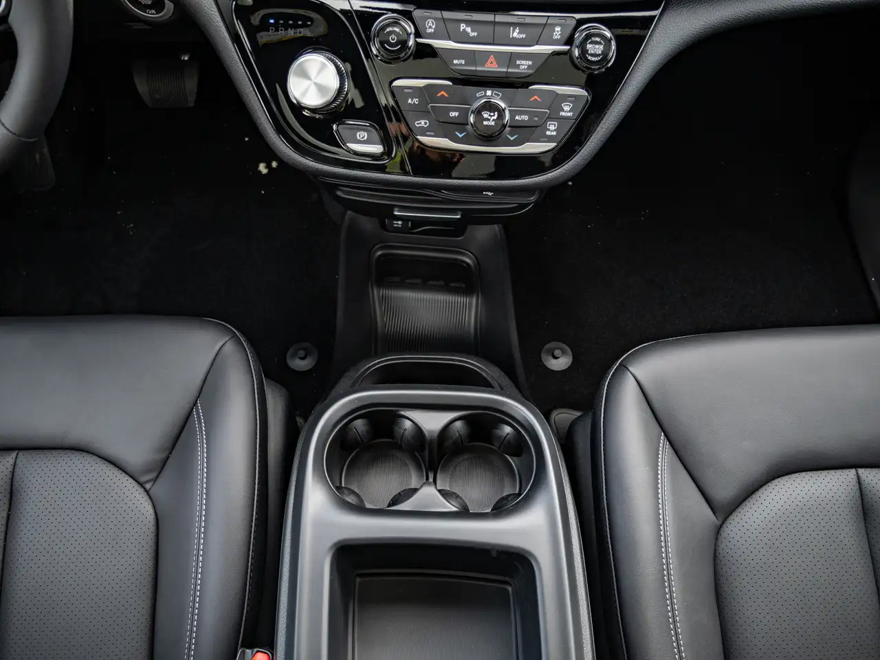 Chrysler Pacifica снимка Chrysler Pacifica