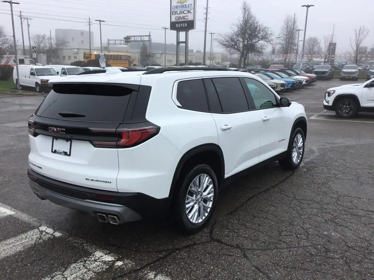 GMC Acadia снимка GMC Acadia