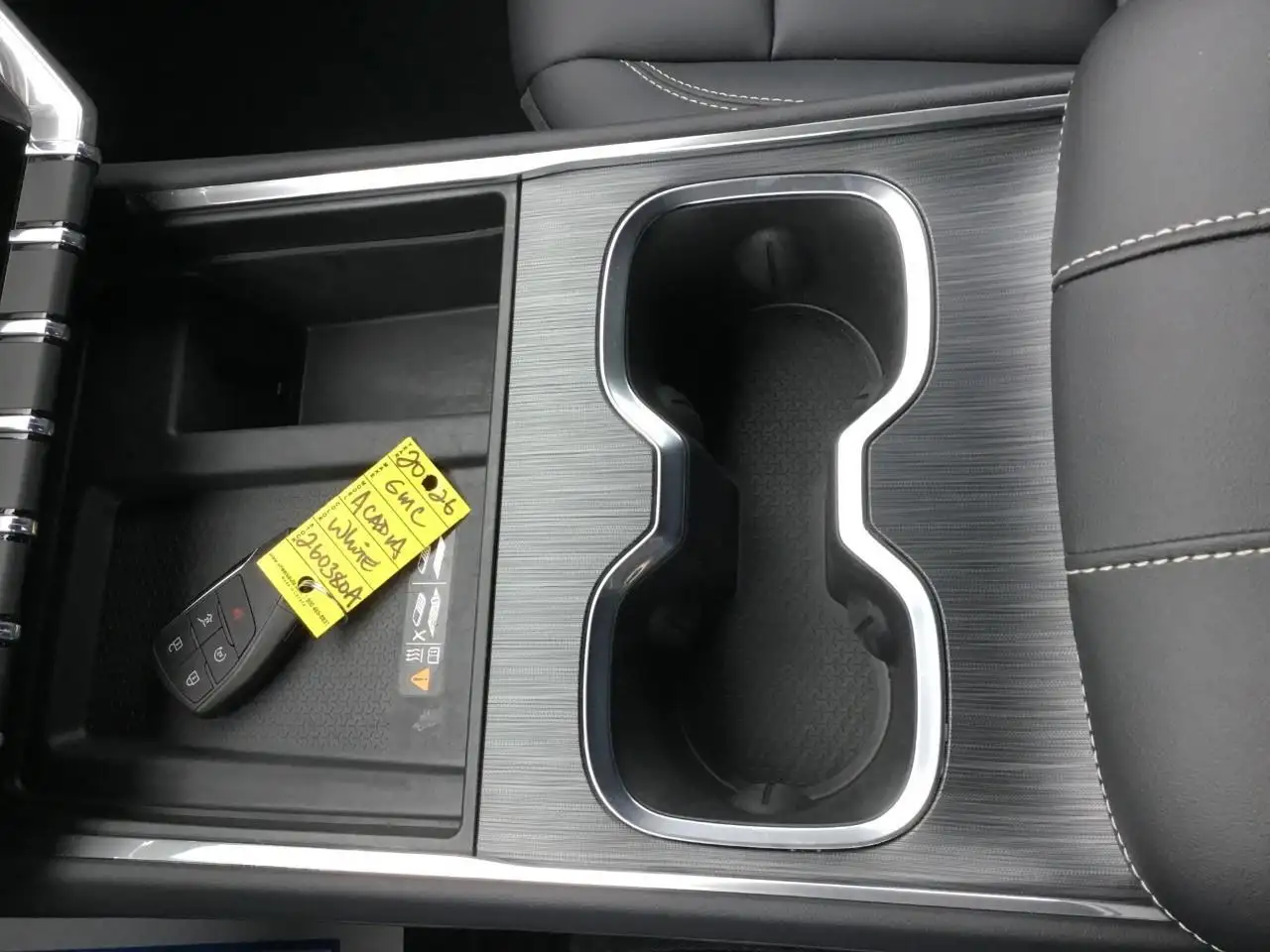 GMC Acadia снимка GMC Acadia