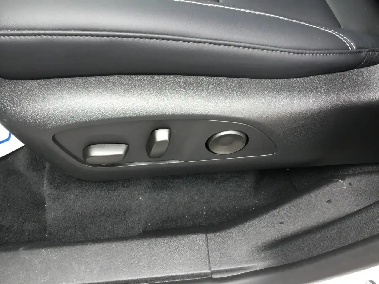 GMC Acadia снимка GMC Acadia