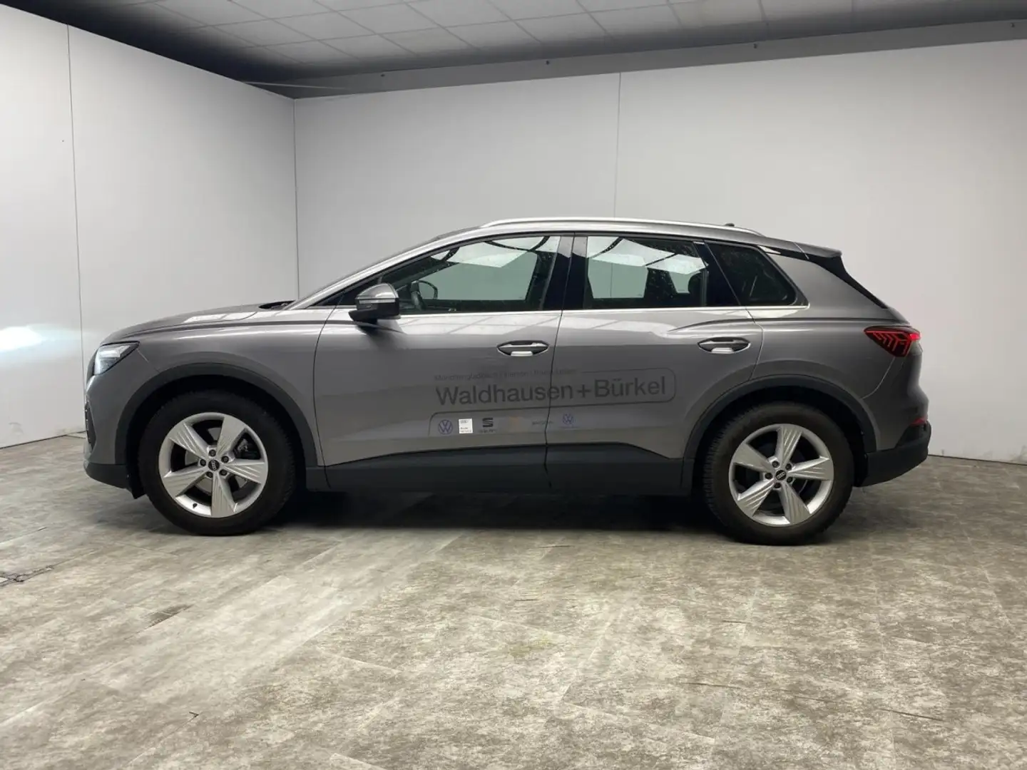 Audi Q4 e-tron Klima Navi Einparkhilfe Sitzheizung Fenster el. Gris - 2