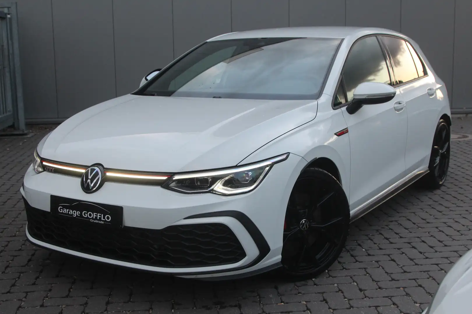 Volkswagen Golf GTI 2.0 TFSI - 75.000KM - 2022 White - 1