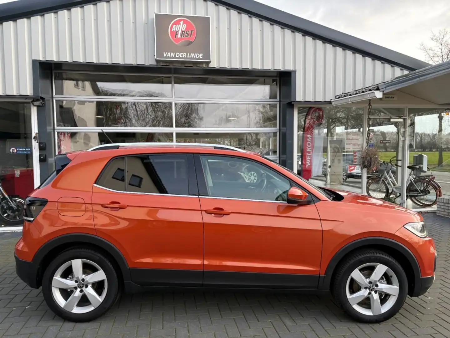 Volkswagen T-Cross 1.0 TSI Style Lane Assist, AdaptCruise, Carplay, A Naranja - 2
