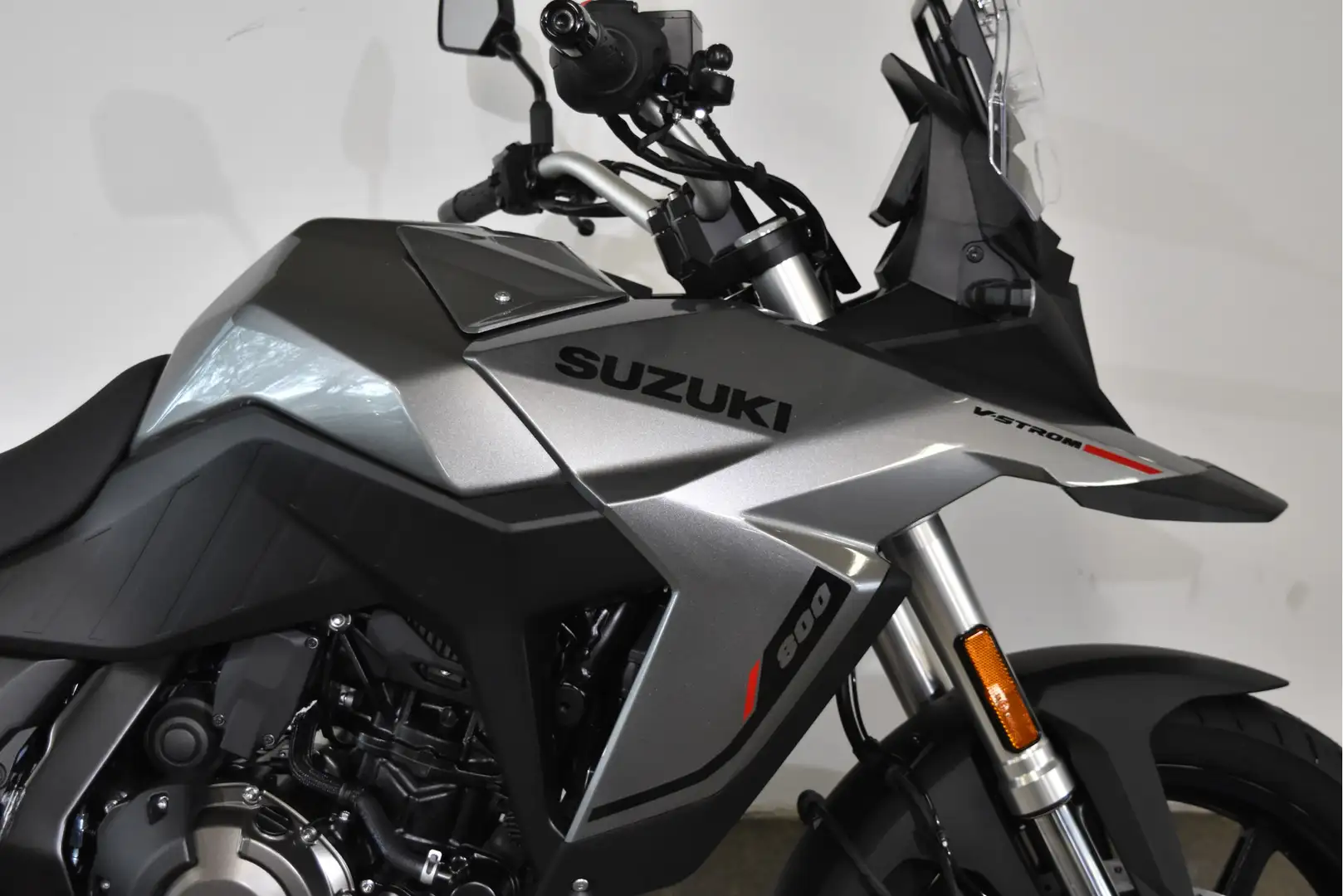 Suzuki V-Strom 800 Grey - 2