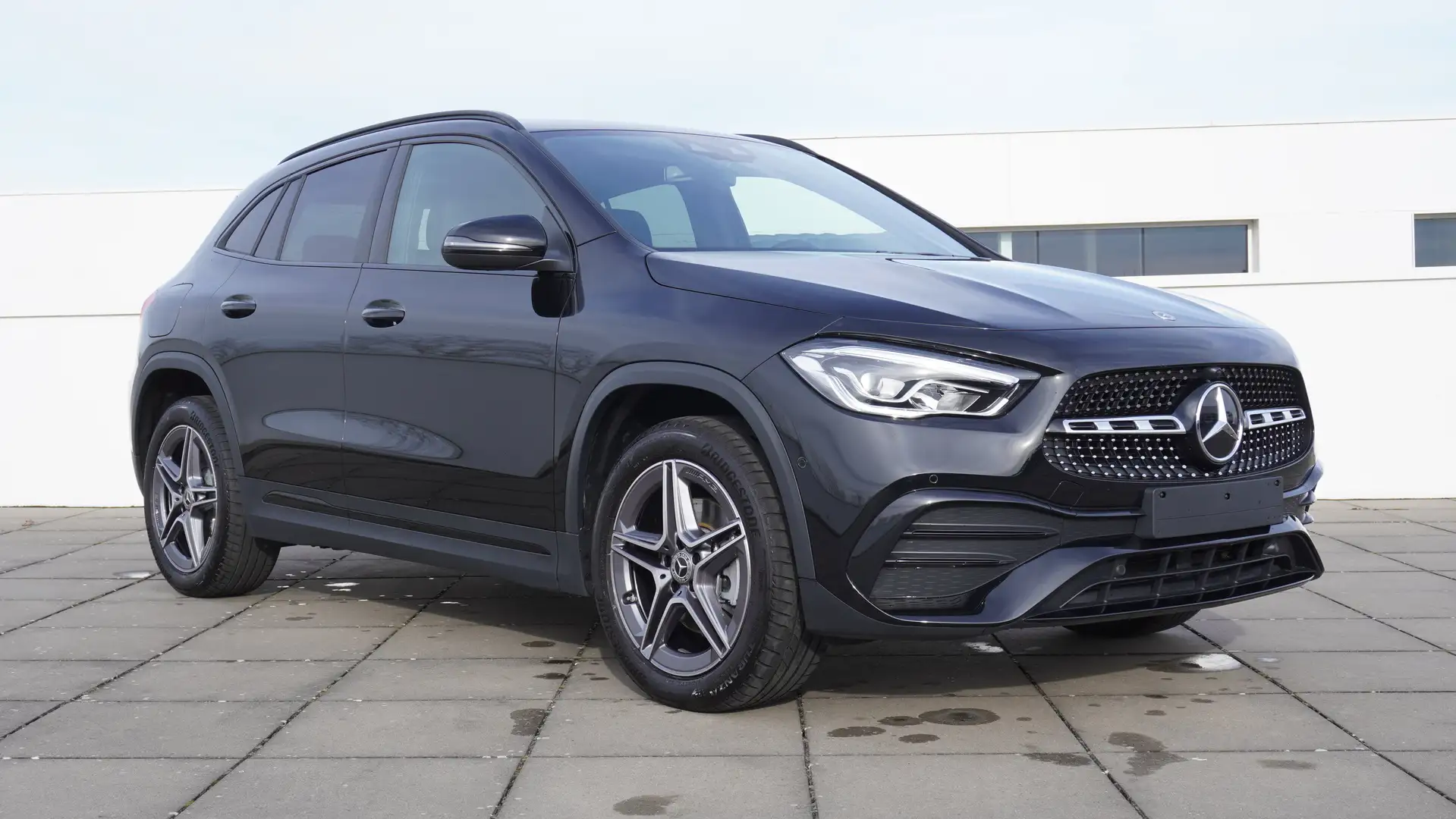 Mercedes-Benz GLA 250 e AMG/19"/PARKEERPAK + CAM/AUG REAL/NIGHTPAK/LED Black - 1