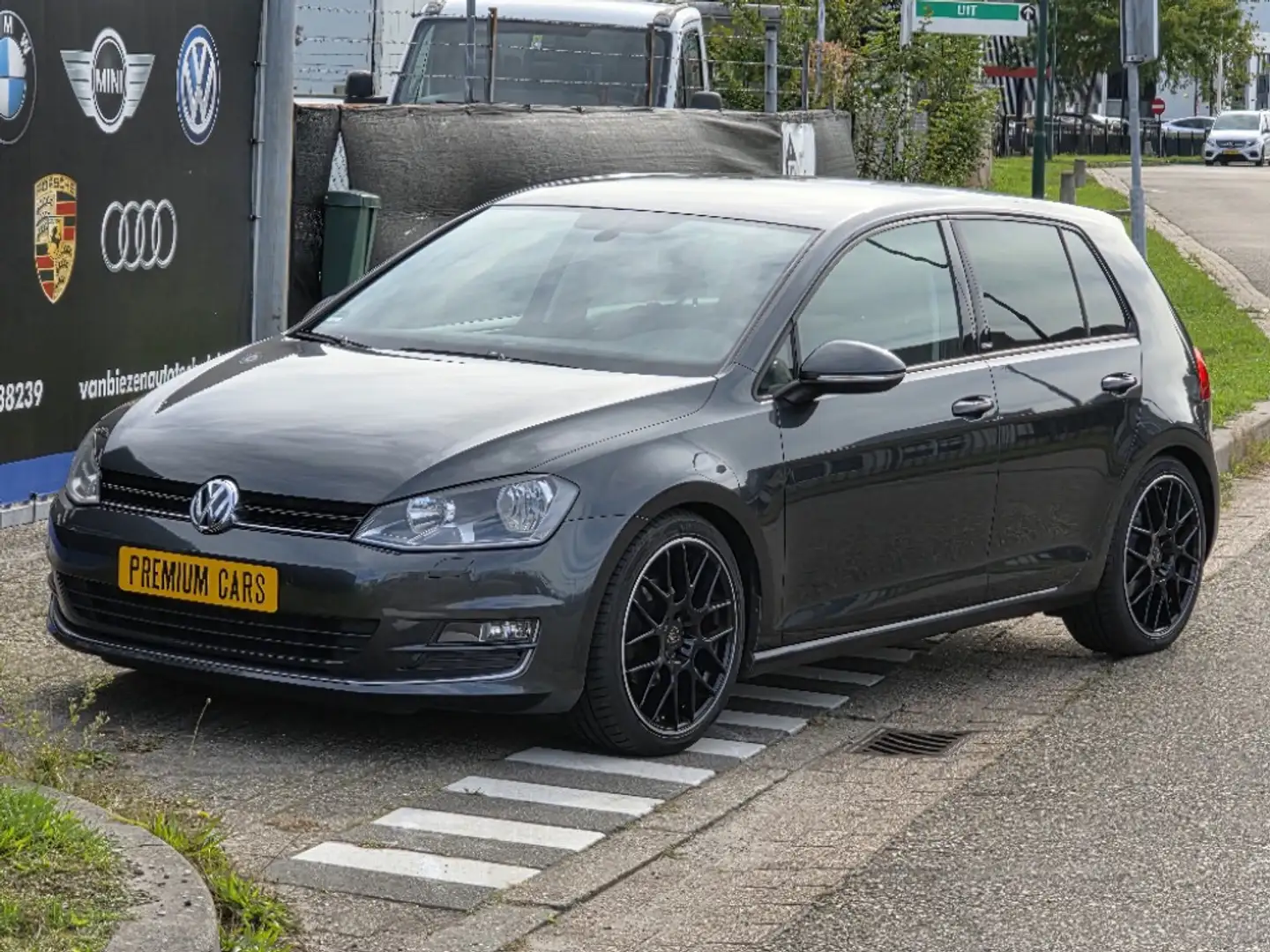 Volkswagen Golf 1.2 TSI Highline Allstar Speciale uitrusting / PDC Grijs - 1