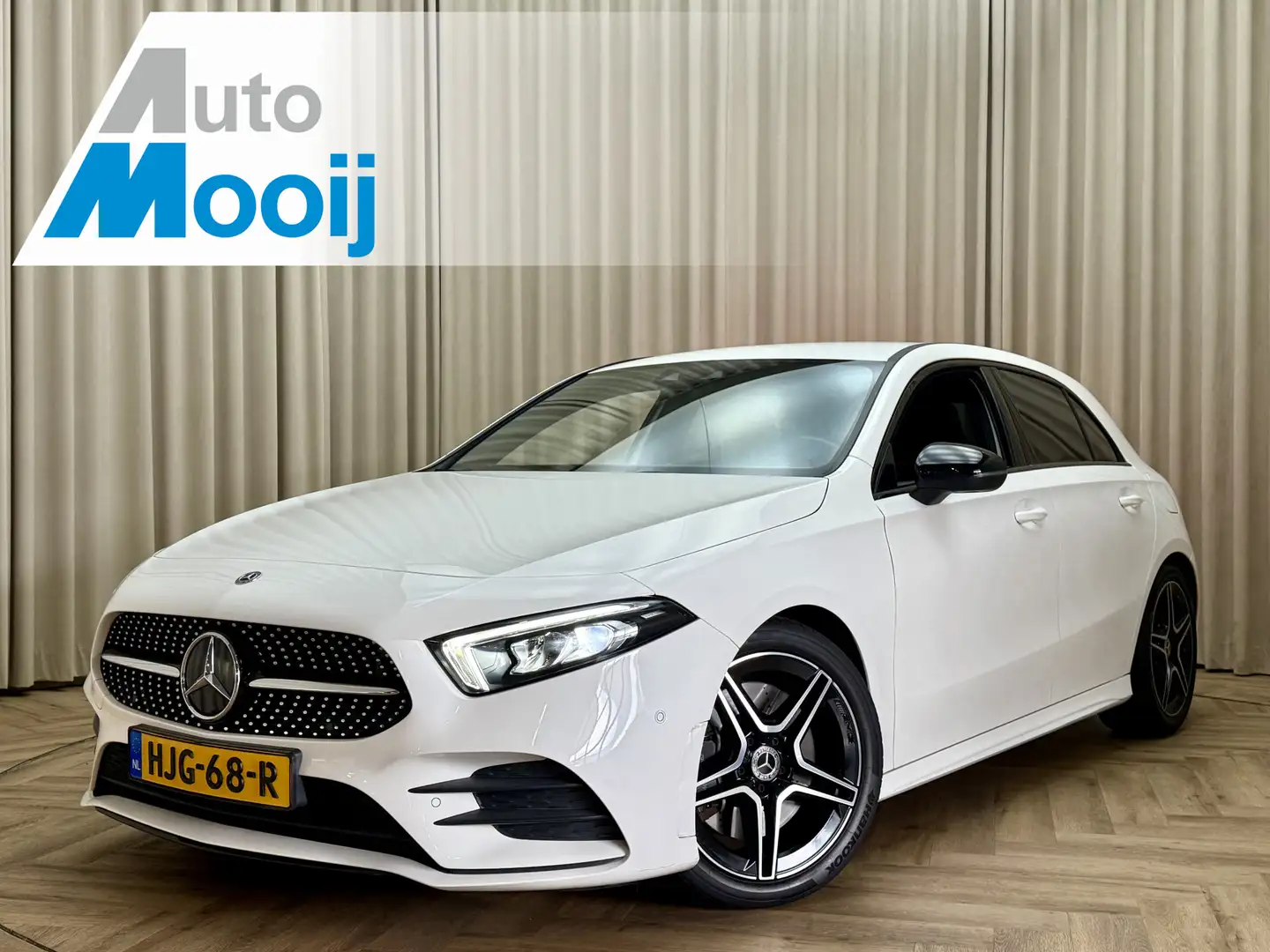 Mercedes-Benz A 250 *AMG* Leder/Alcantara / 225PK / Camera / Full LED Wit - 1