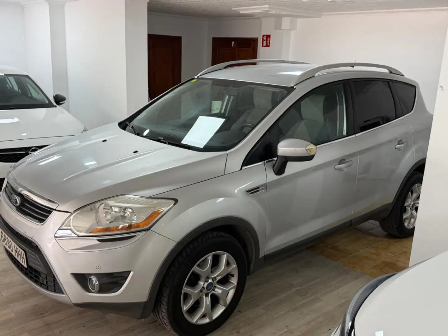 Ford Kuga 2.0TDCi Trend 4x2 140 Gris - 2