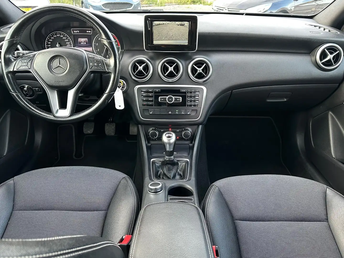 Mercedes-Benz A 180 Ambition/CAMERA/NAVI/AIRCO! Grijs - 2