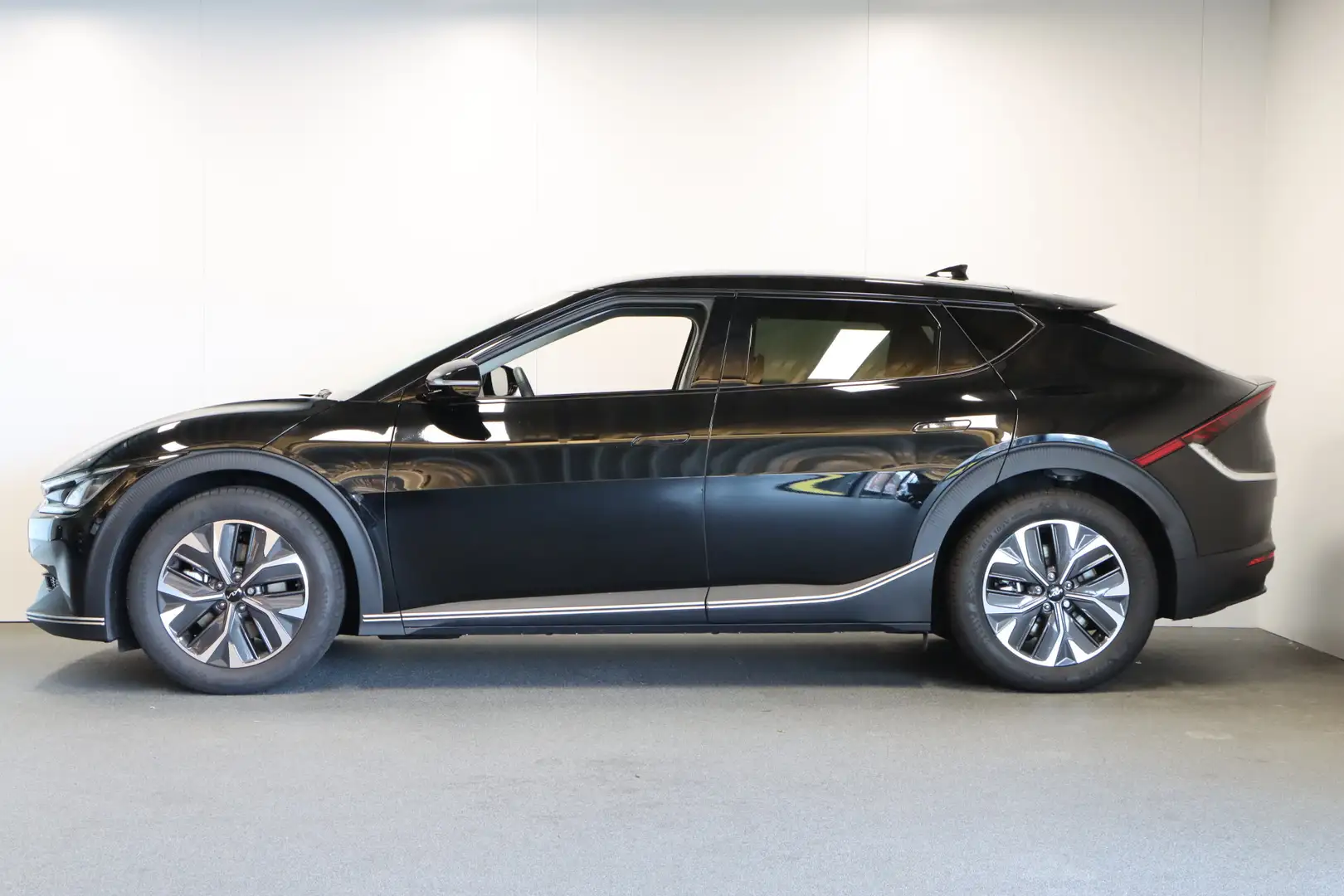 Kia EV6 Light Edition 58 kWh Noir - 2