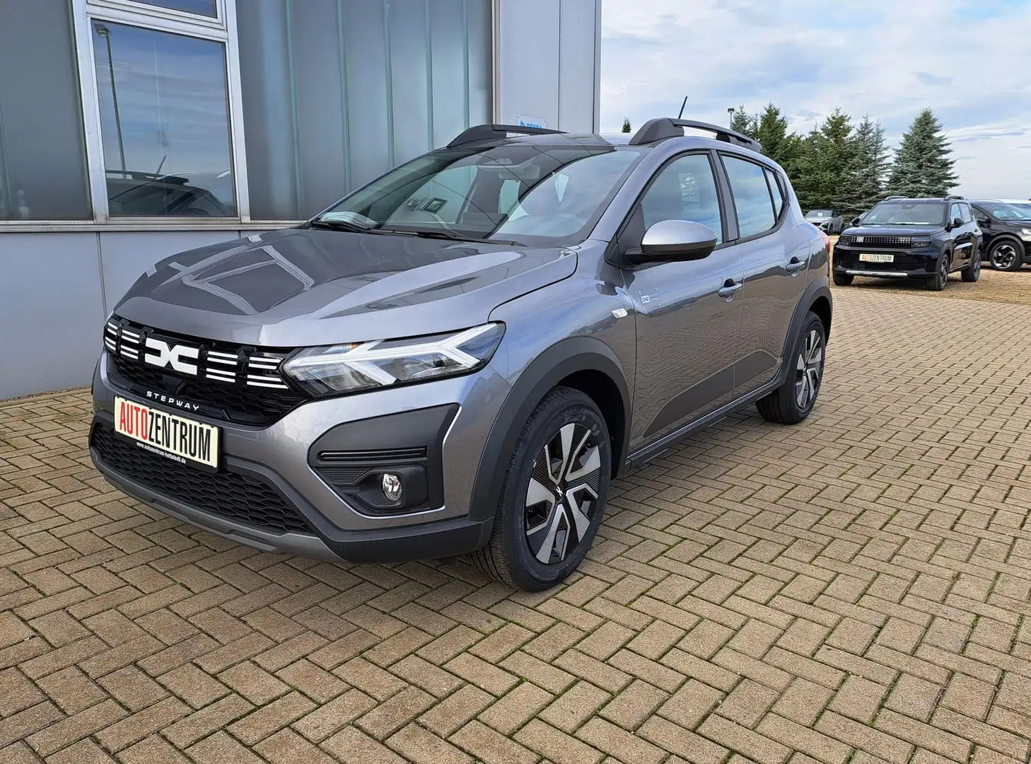 Dacia Sandero III Stepway Expression TCe 90 KLIMAAUTOM Gris - 1