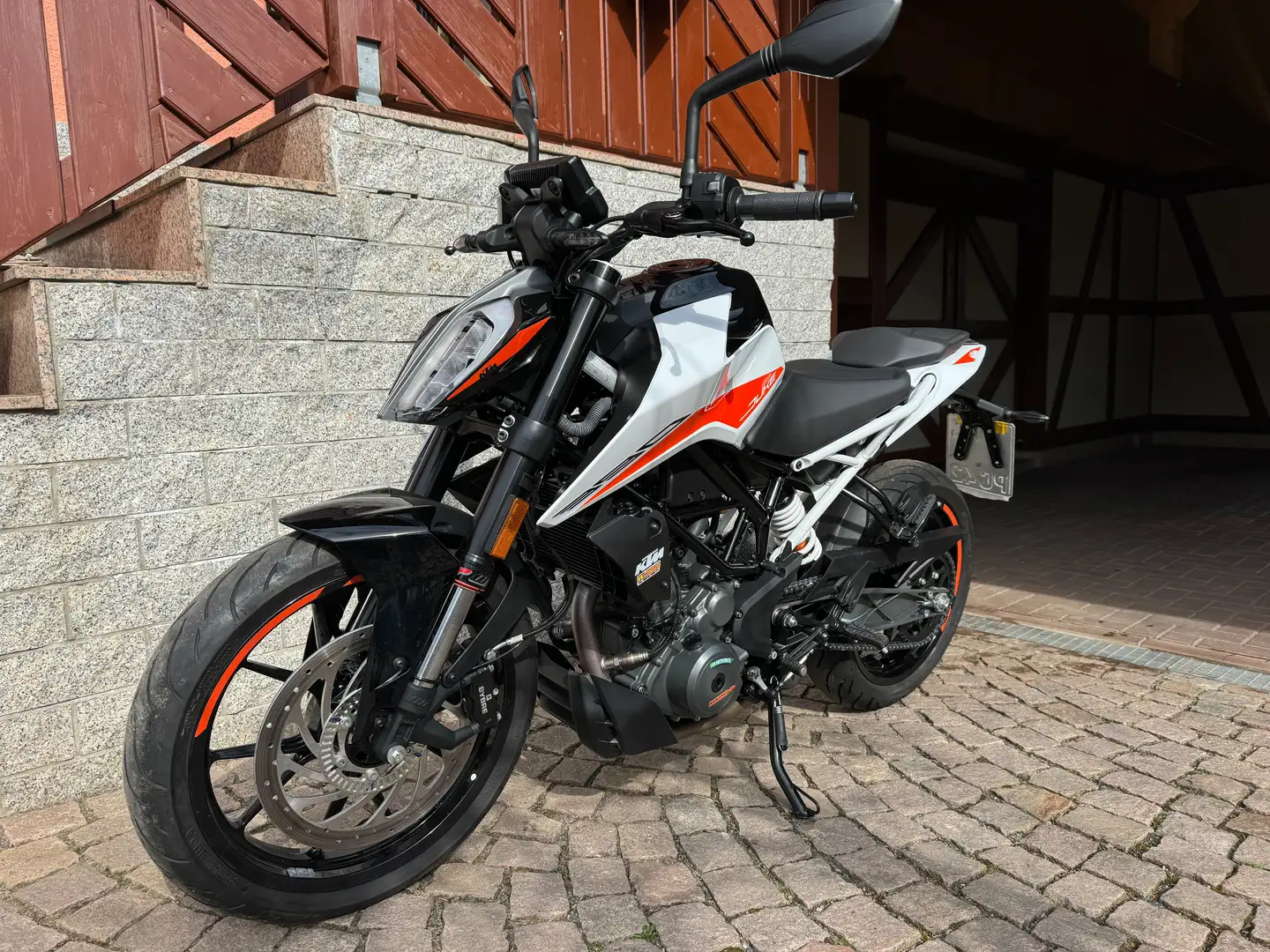 KTM 390 Duke Alb - 2