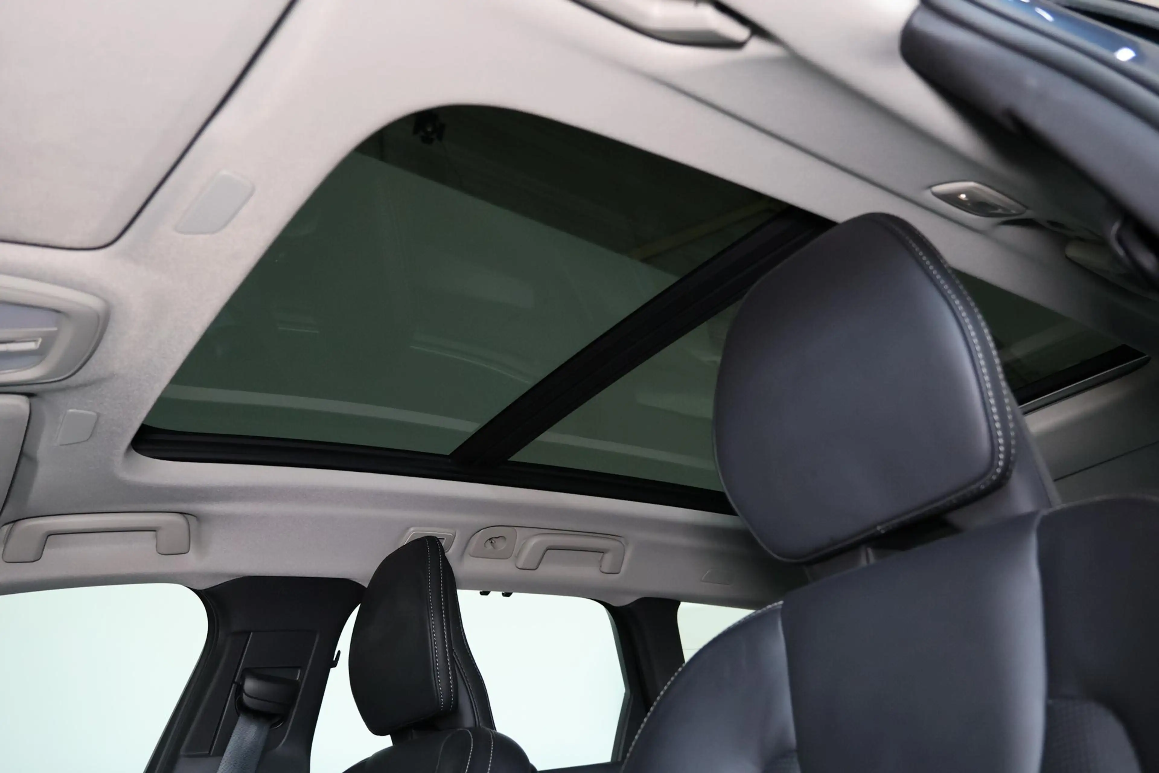 Volvo V90 T8 Recharge AWD Ultra Dark - Luchtvering - Panoram — photo 5