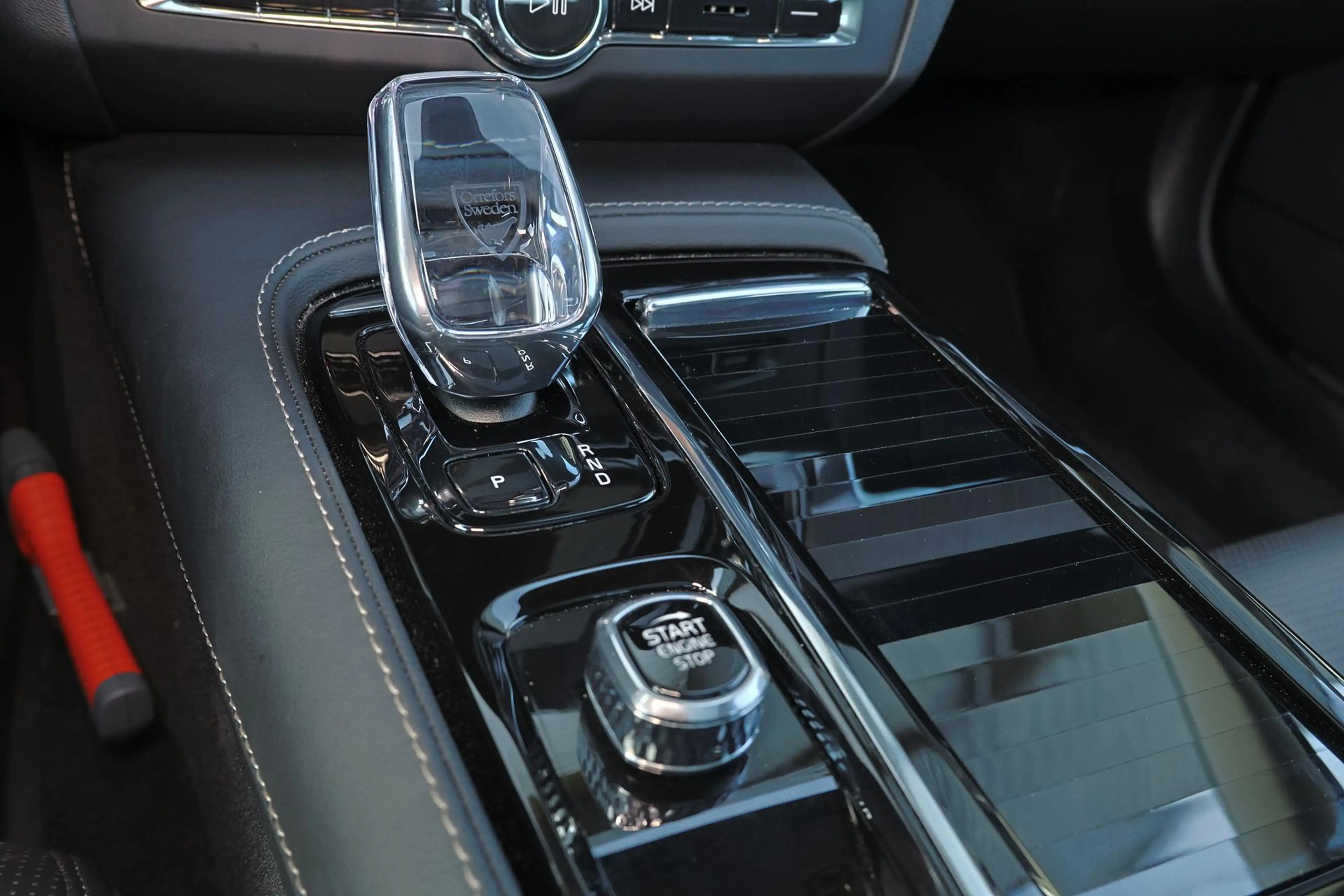 Volvo V90 T8 Recharge AWD Ultra Dark - Luchtvering - Panoram — photo 10