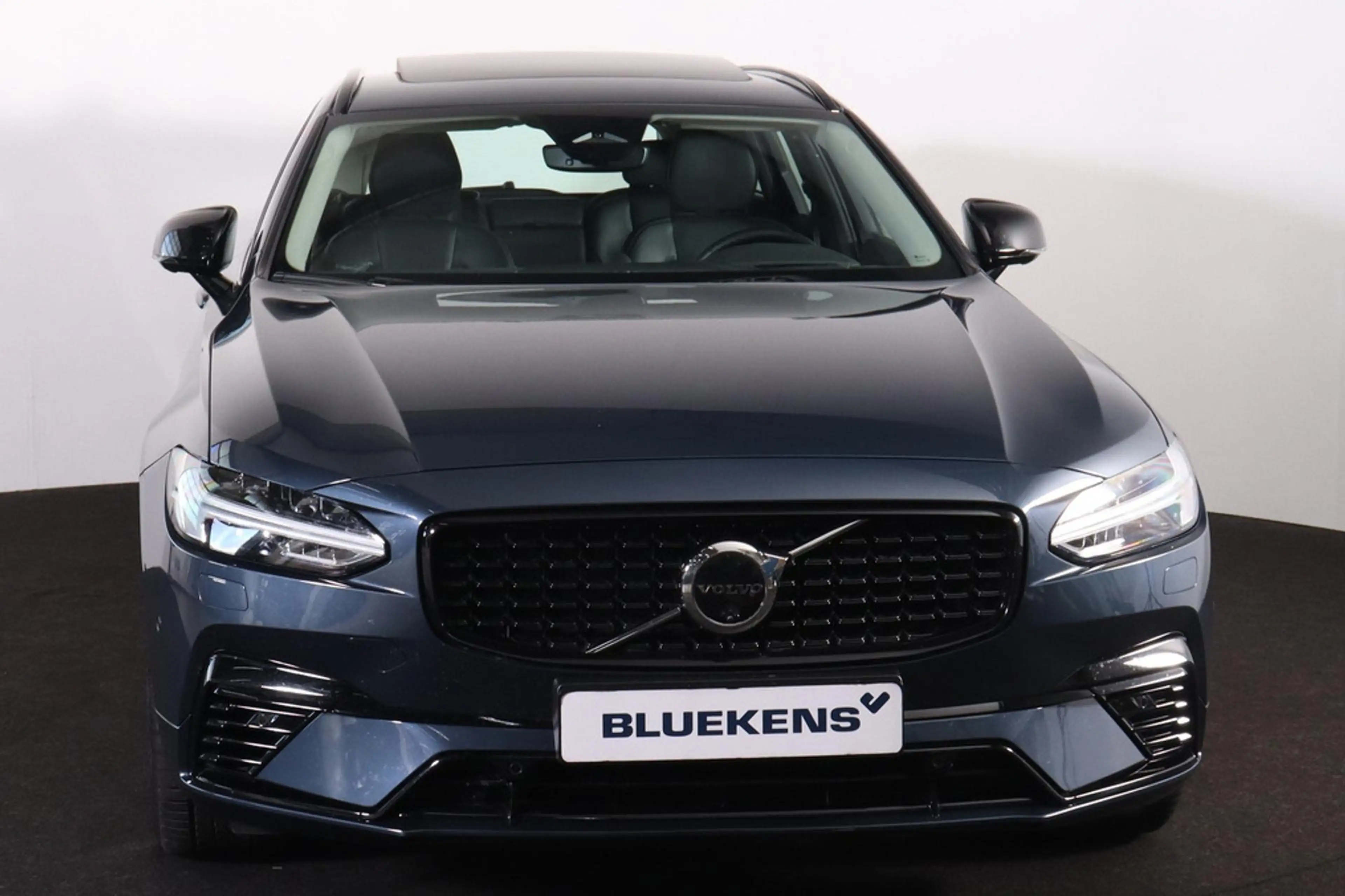 Volvo V90 T8 Recharge AWD Ultra Dark - Luchtvering - Panoram — photo 2