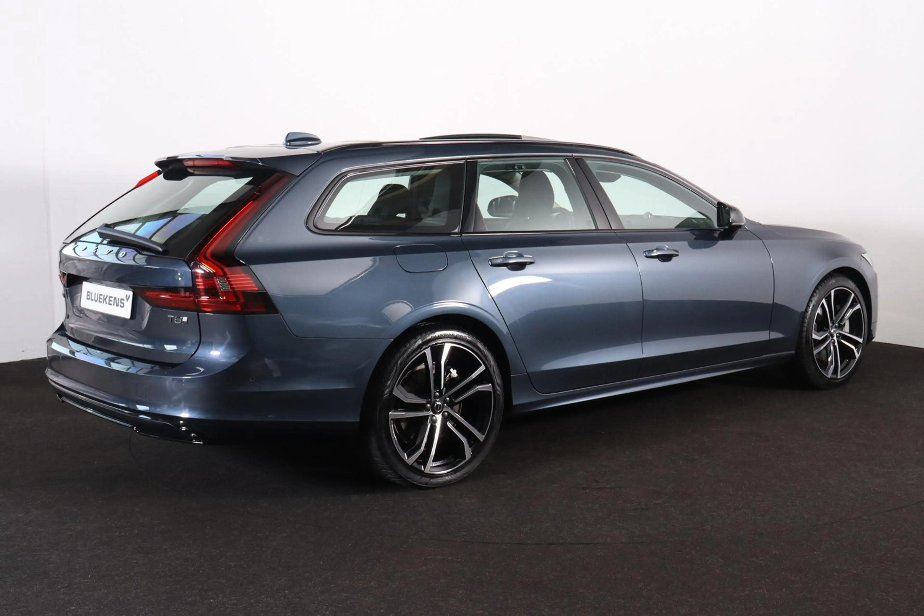 Volvo V90 T8 Recharge AWD Ultra Dark - Luchtvering - Panoram — photo 4