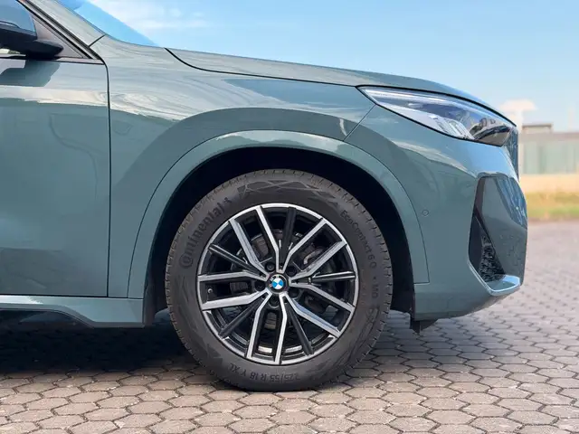 BMW X1 view 9