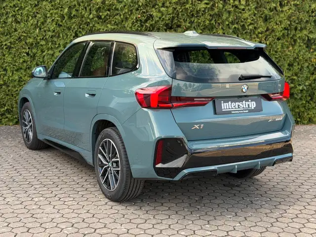 BMW X1 view 4