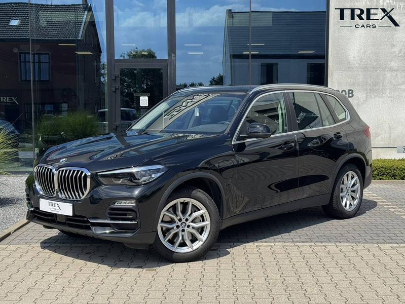 BMW X5 xDrive45e/ Luchtvering/ Sportzetels (memory+verwarmd)/ 360° camera/ ACC