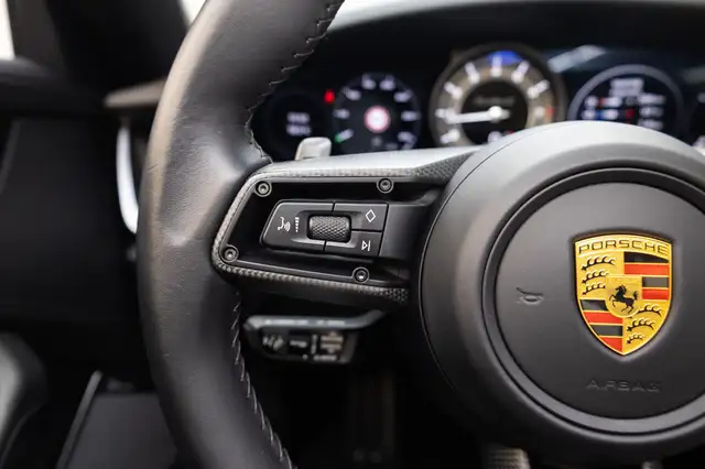 Porsche 911 view 22