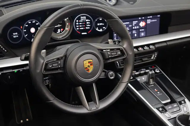 Porsche 911 view 14