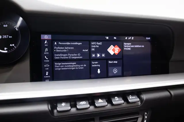 Porsche 911 view 18