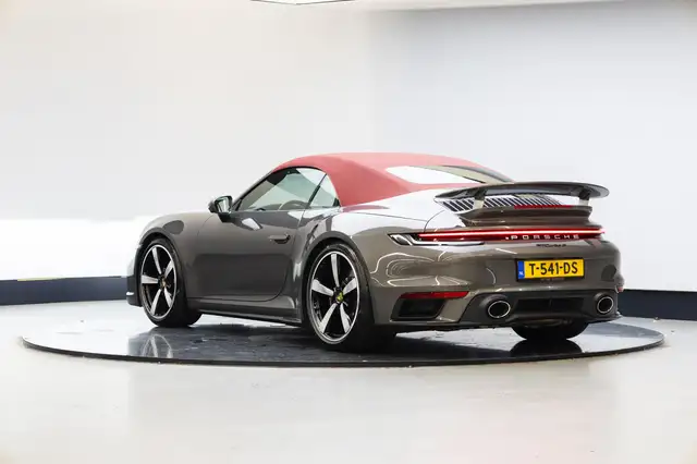 Porsche 911 view 2