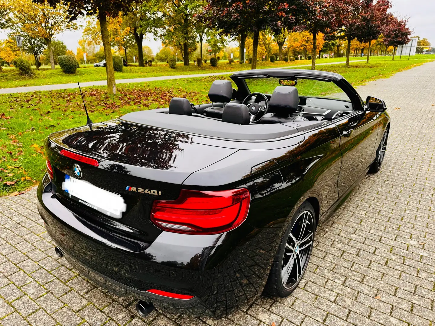 BMW 240 2er Cabrio M240i Cabrio Aut. Schwarz - 2