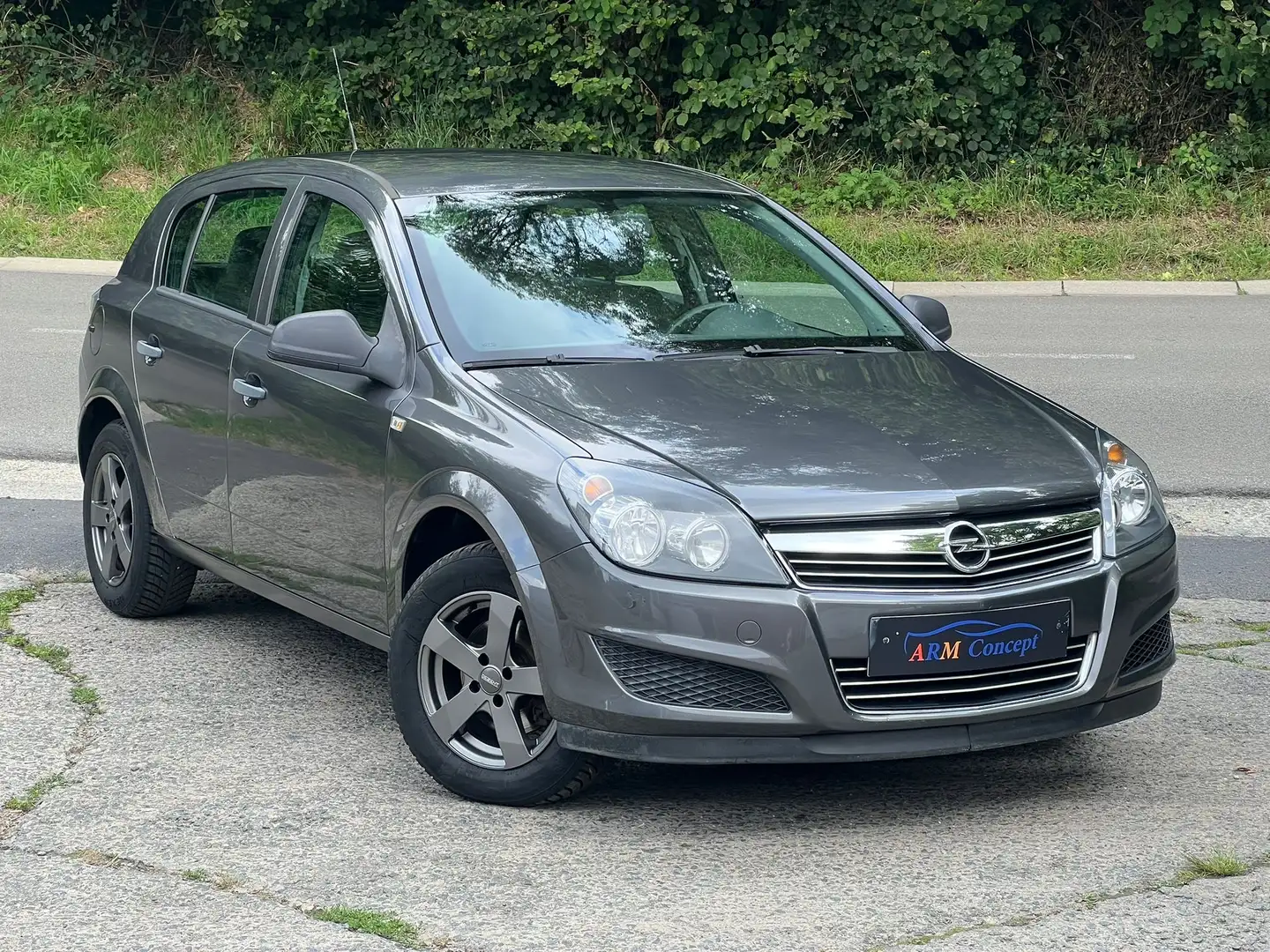 Opel Astra H 1.4i essence 10/2009 prête à immatriculer - 2