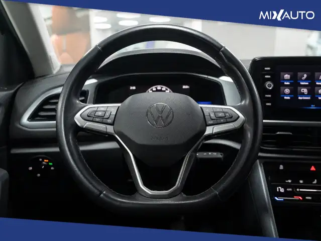 Volkswagen T-Roc view 12
