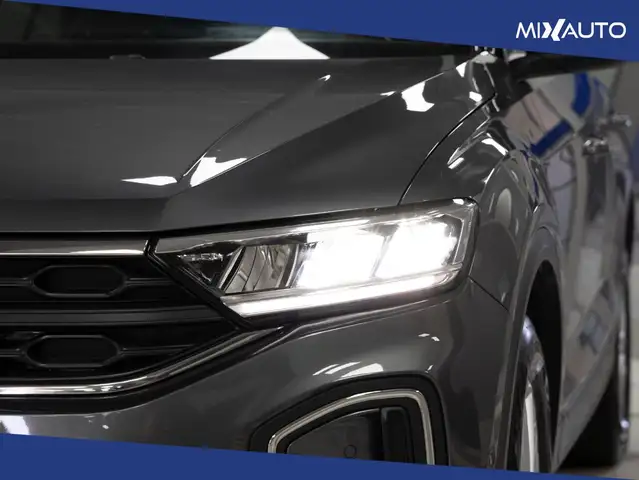 Volkswagen T-Roc view 10