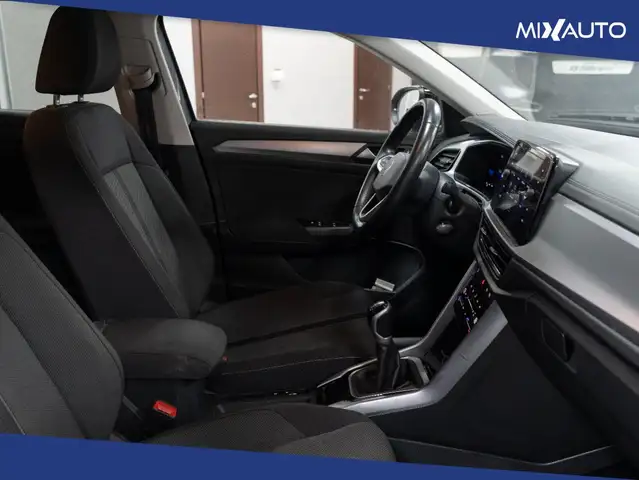 Volkswagen T-Roc view 14