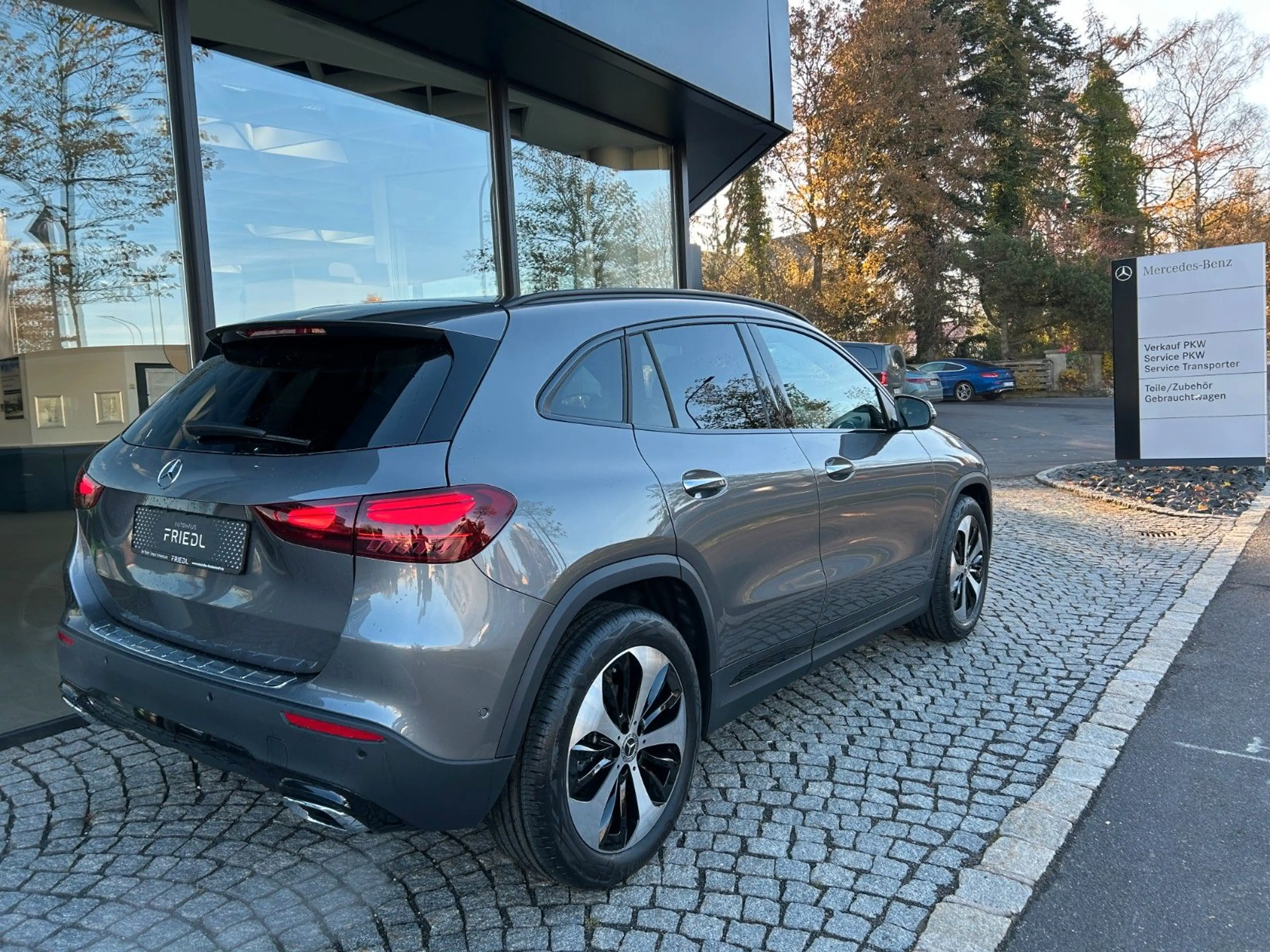 Mercedes-Benz GLA 200 EDITION PROGRESSIVE,NIGHT,360,WINTER — photo 4