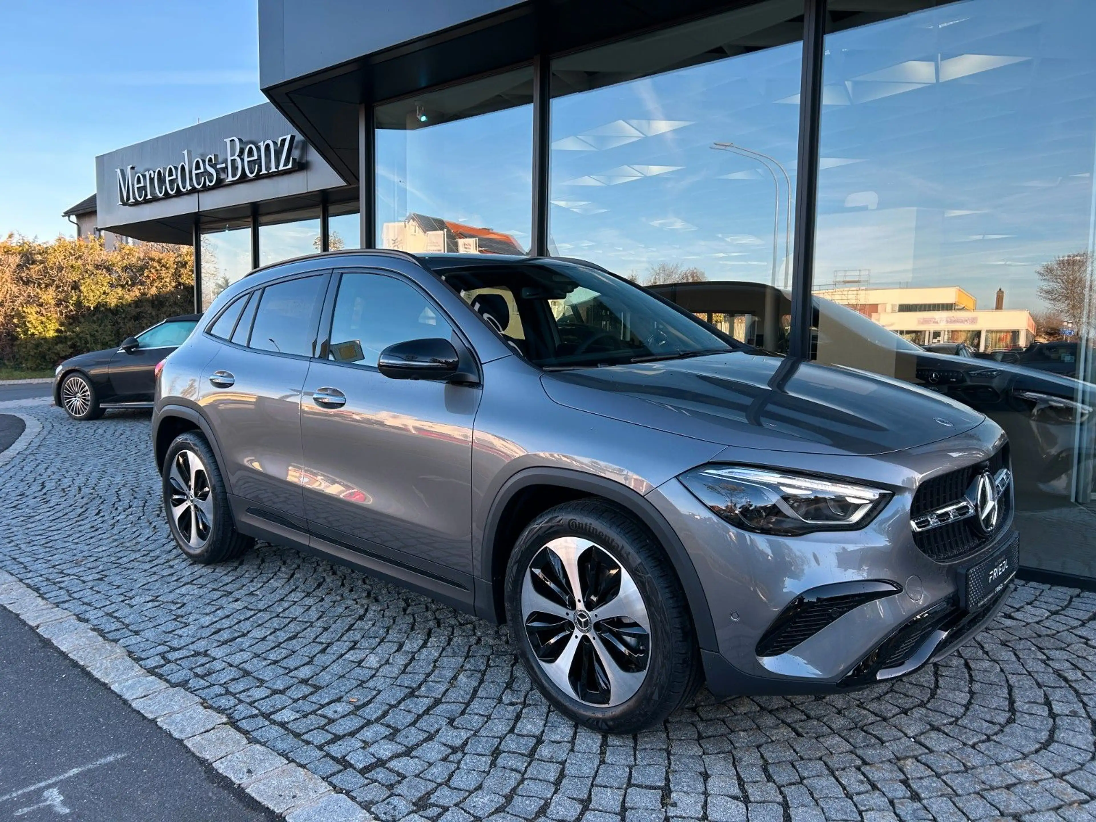 Mercedes-Benz GLA 200 EDITION PROGRESSIVE,NIGHT,360,WINTER — photo 6