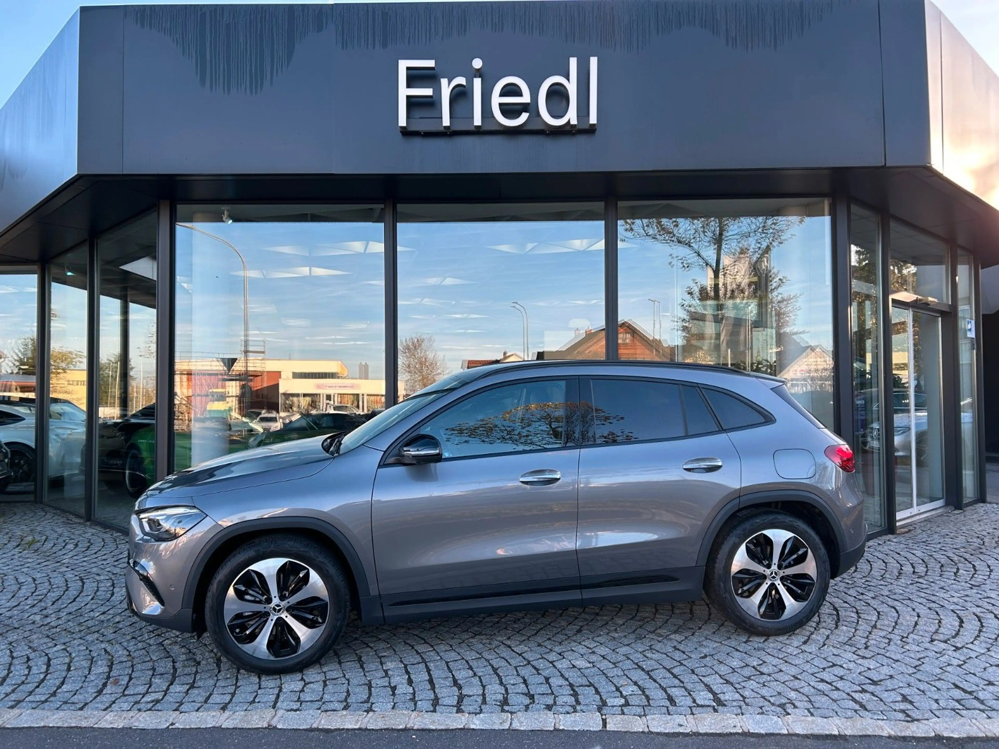 Mercedes-Benz GLA 200 EDITION PROGRESSIVE,NIGHT,360,WINTER
