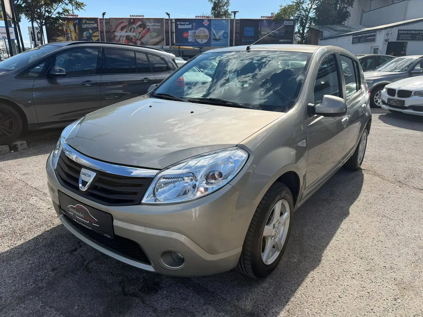 Dacia Sandero Lauréate 1,6 MPI 87PS neues Pickerl Grau - 2