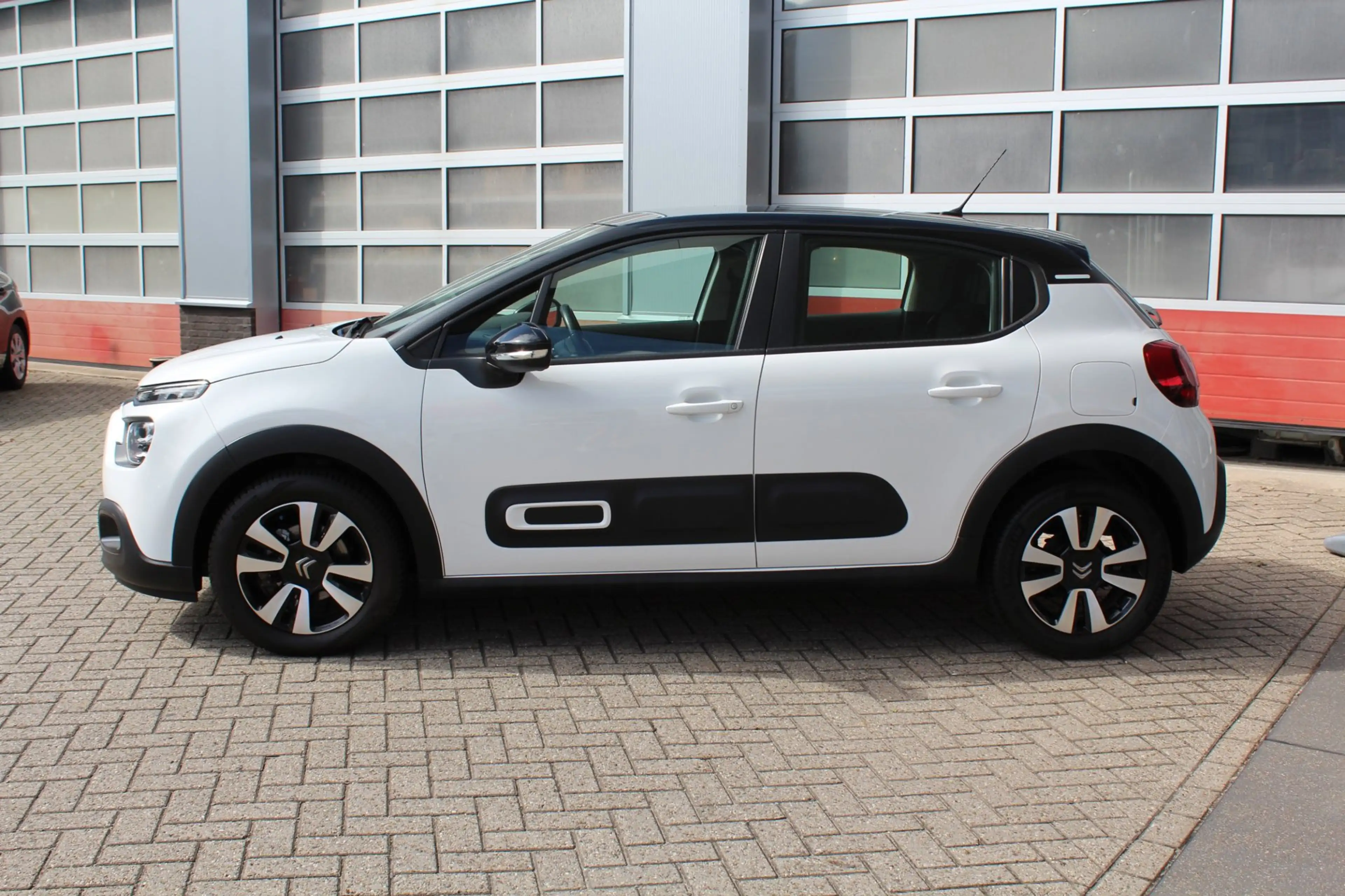 Citroen C3 1.2 PureTech Feel Edition — photo 6