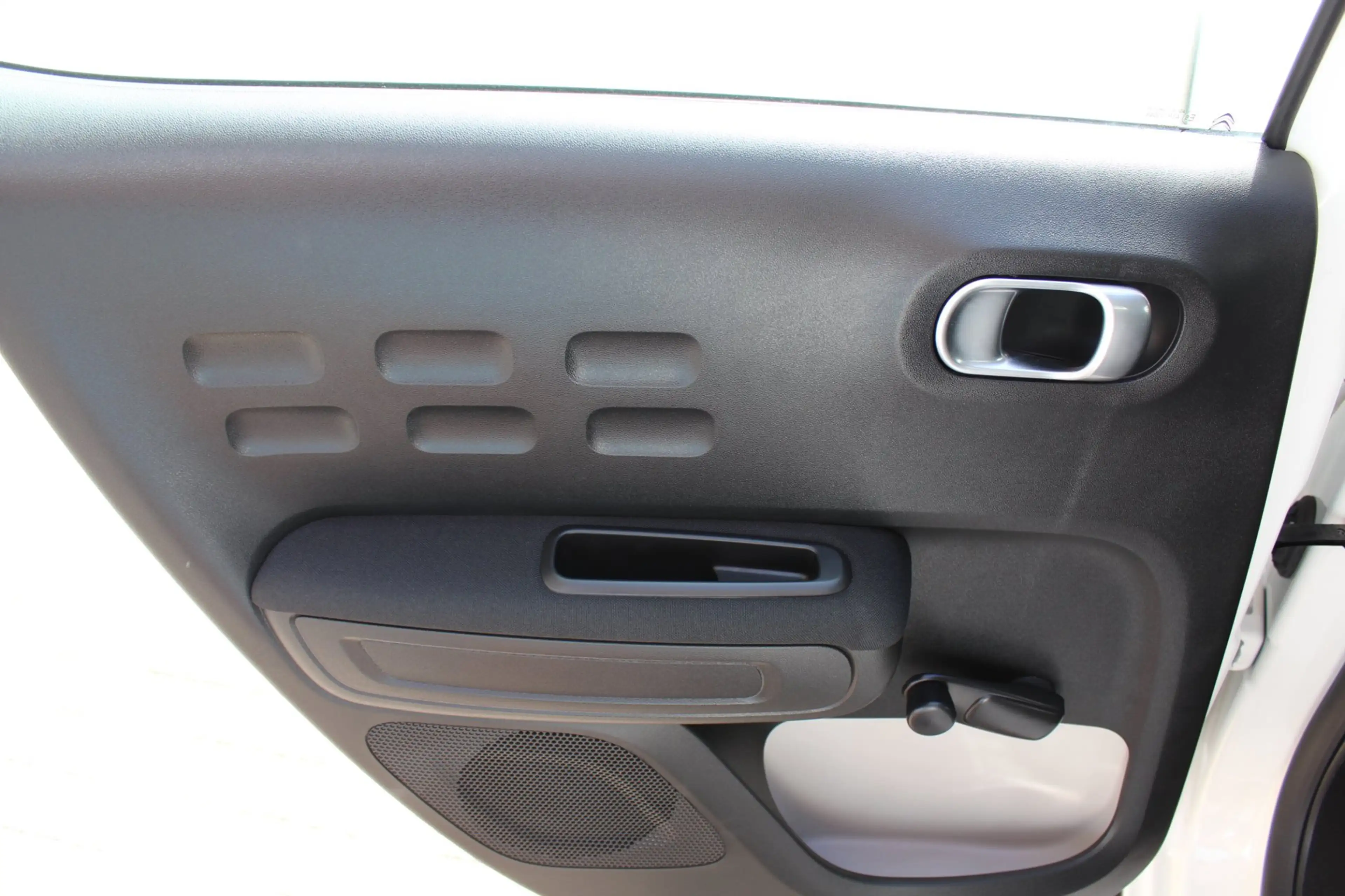 Citroen C3 1.2 PureTech Feel Edition — photo 8