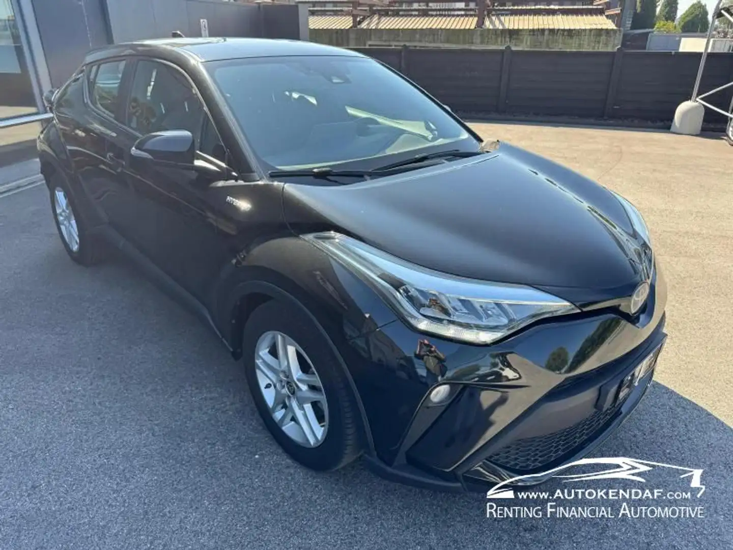 Toyota C-HR 1.8h Business e-cvt Schwarz - 1