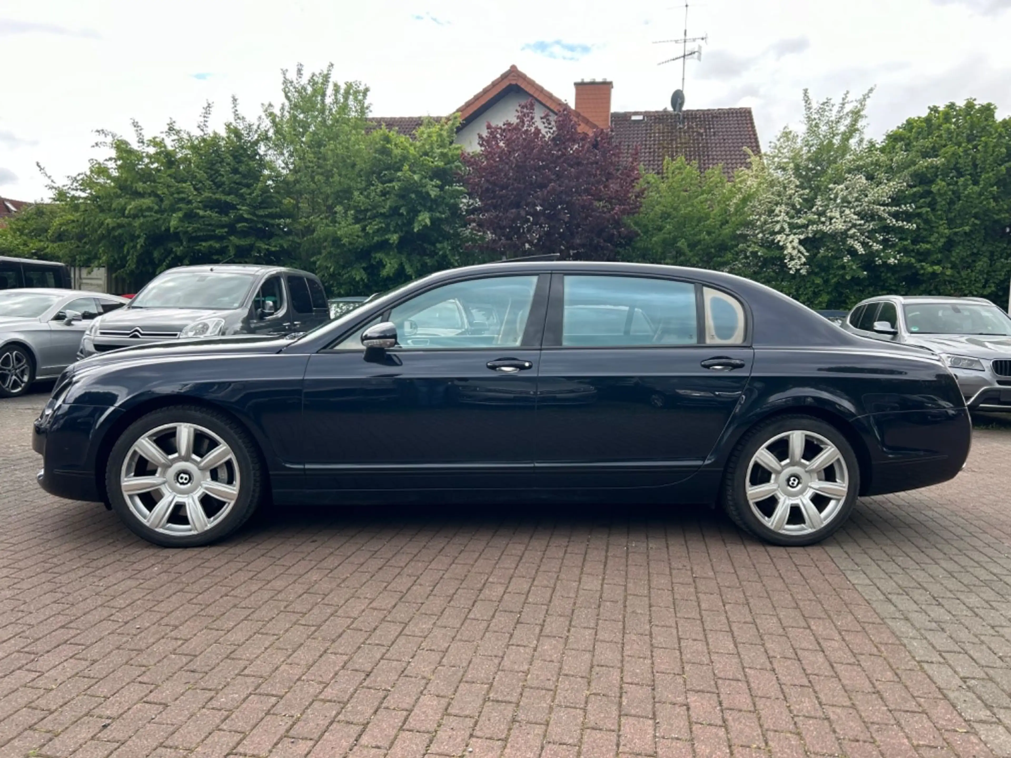 Bentley Flying Spur W12 *Keyless*GSD*HU Neu* — photo 2