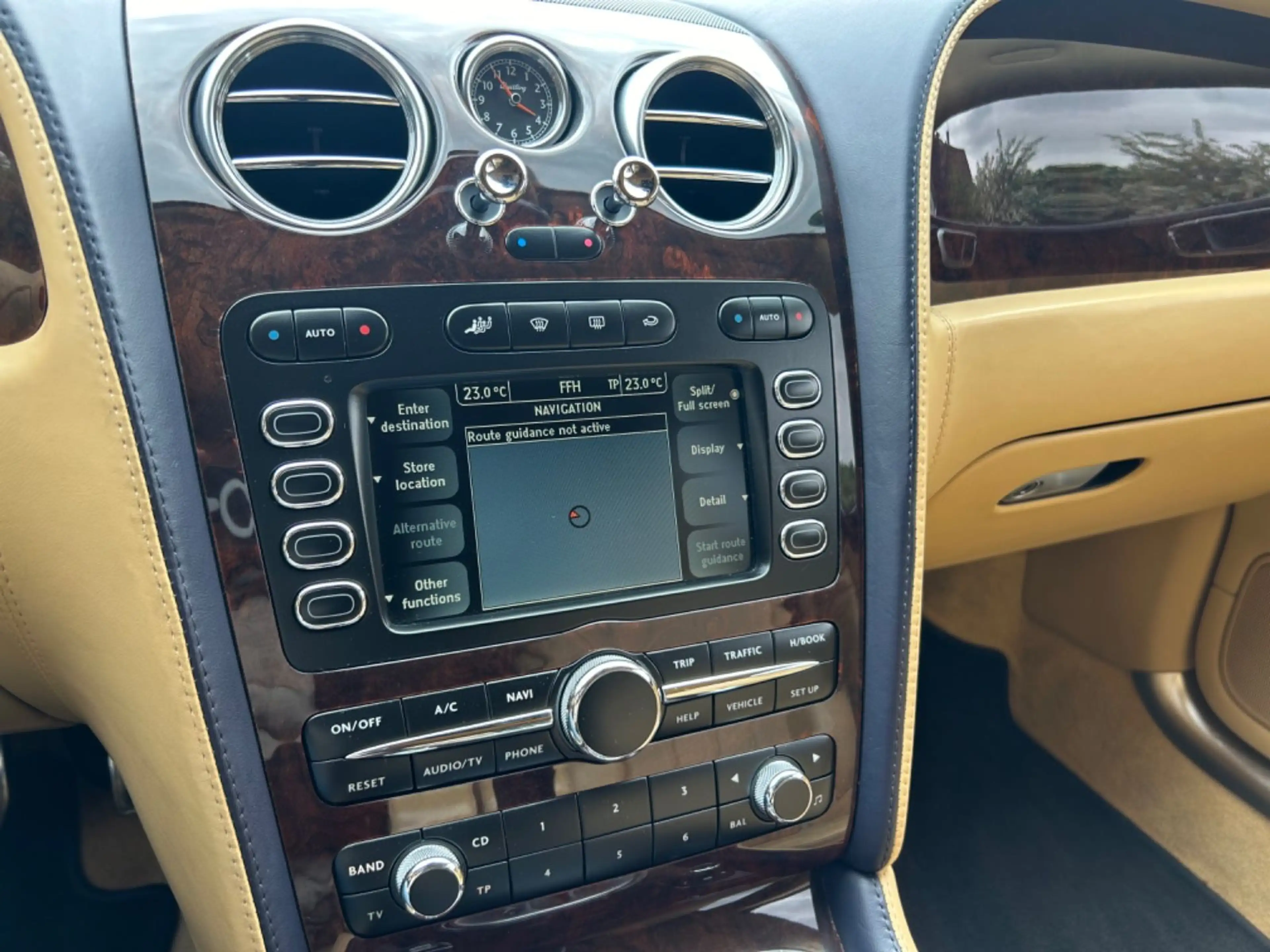 Bentley Flying Spur W12 *Keyless*GSD*HU Neu* — photo 15