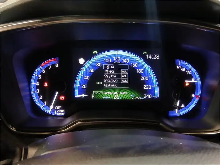 Toyota Auris 2022, foto 14