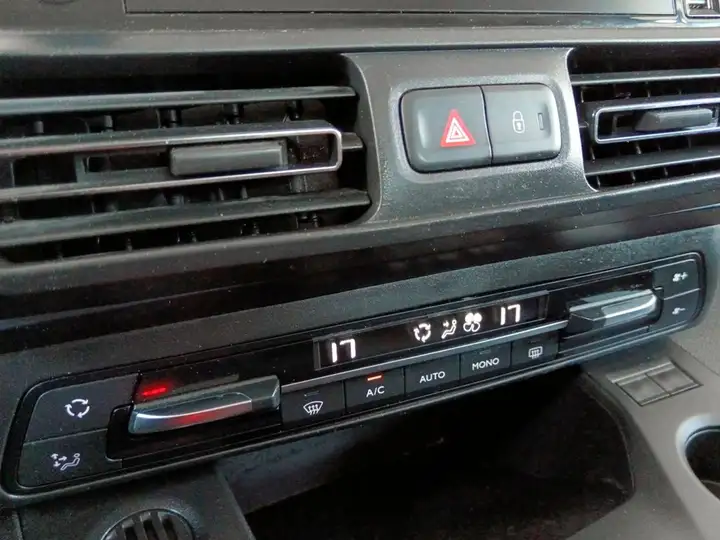 Peugeot Rifter 2021, foto 21