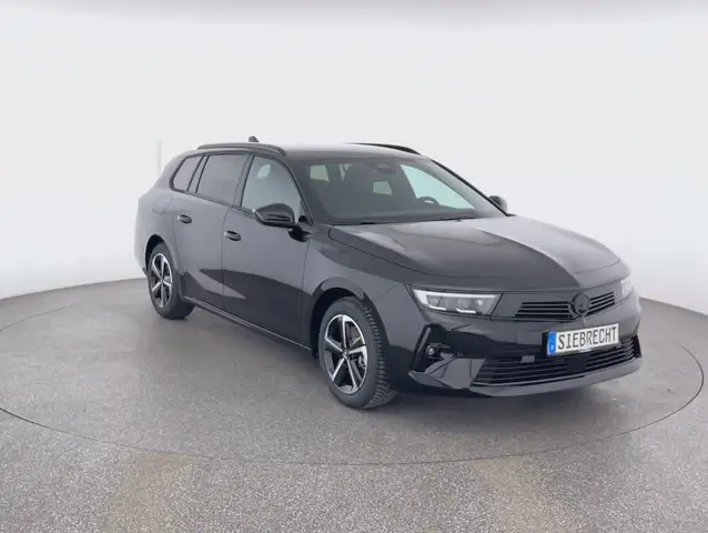 Opel Astra view 3