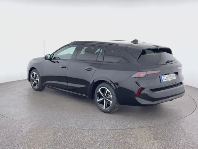 Opel Astra view 5