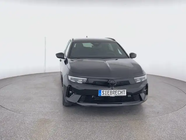 Opel Astra view 2