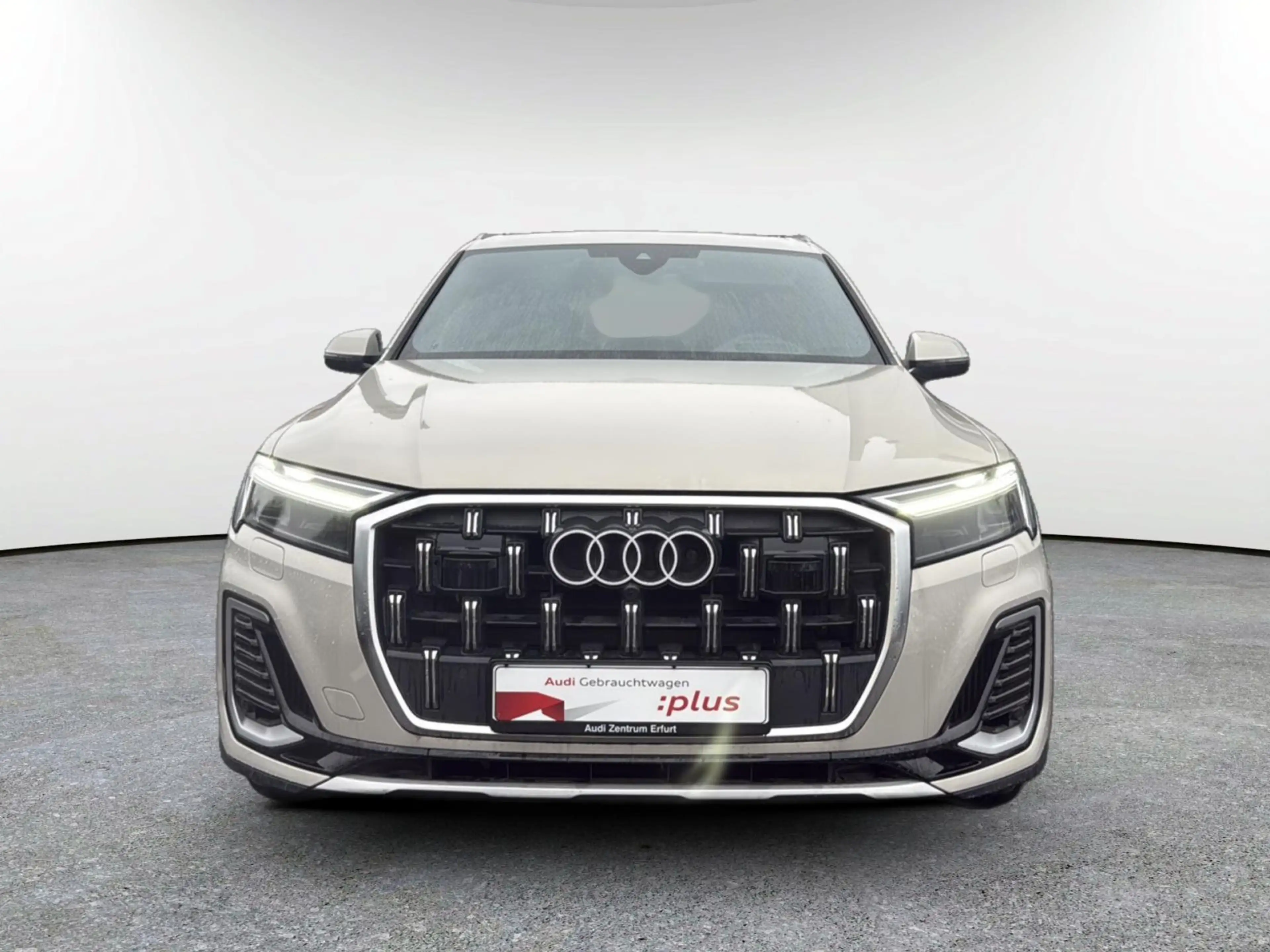 Audi Q7 55 TFSI quattro tiptronic S-Line Matrix Stand — photo 3