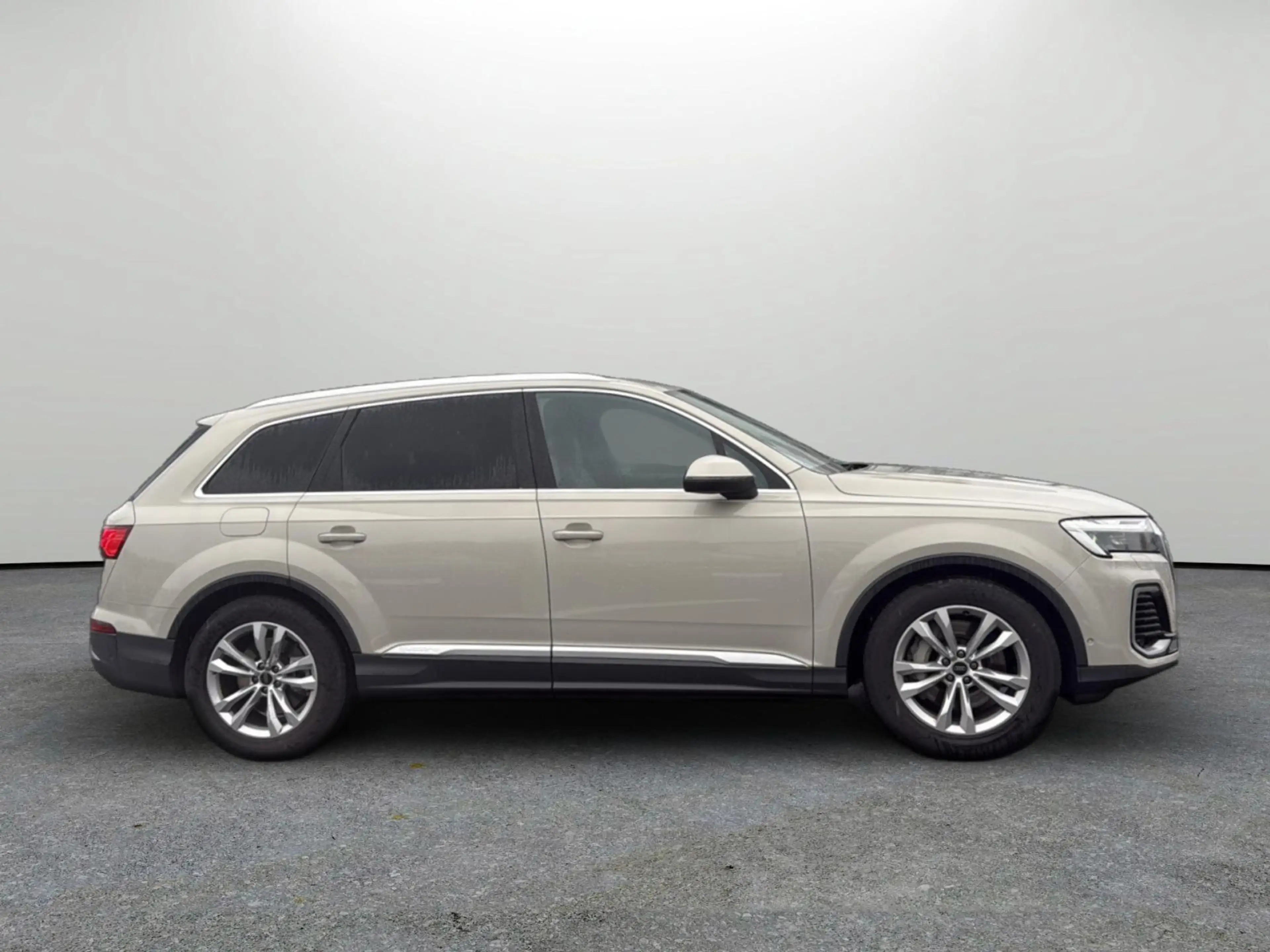 Audi Q7 55 TFSI quattro tiptronic S-Line Matrix Stand — photo 5